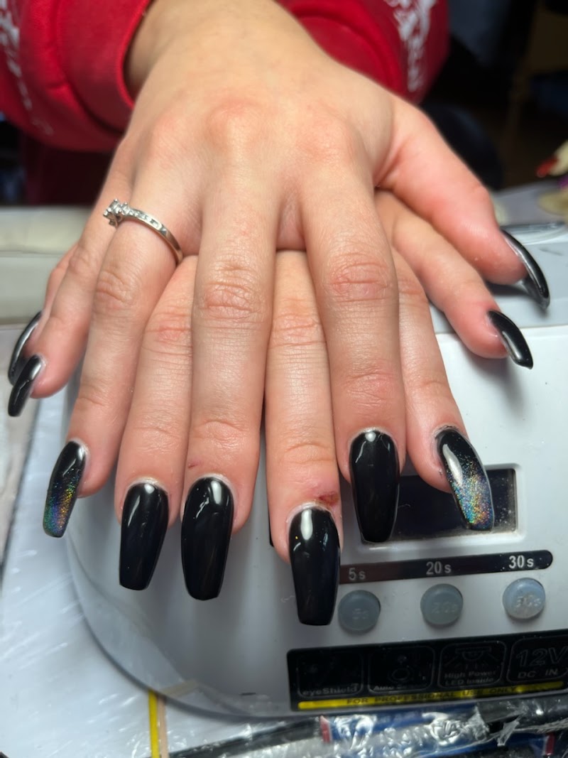 Mai's Salon, nail salon in Newport, OR, photo 2 of 10